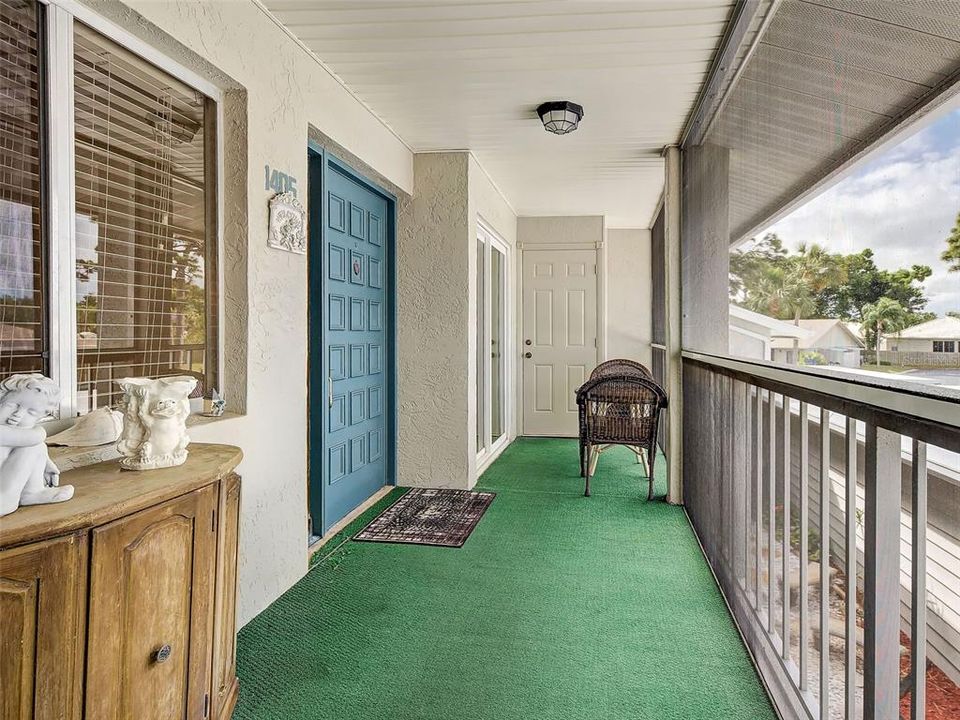 For Sale: $199,999 (2 beds, 2 baths, 1160 Square Feet)