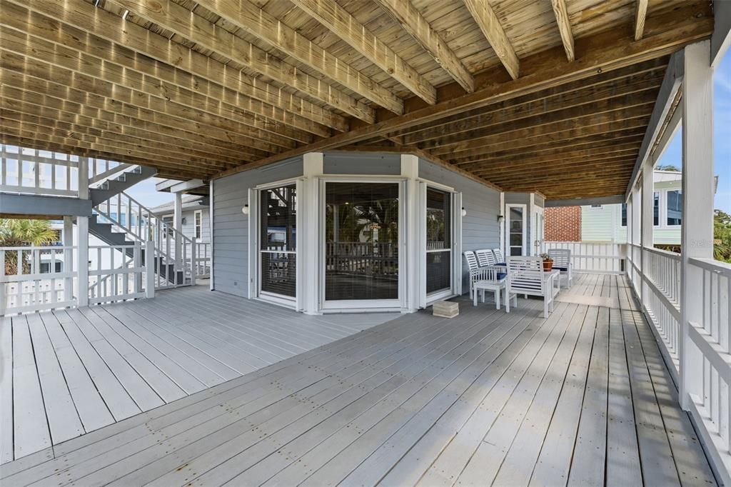 For Sale: $1,675,000 (4 beds, 2 baths, 2015 Square Feet)