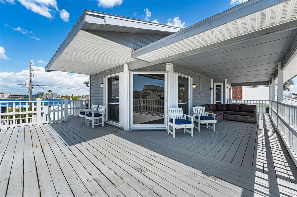 For Sale: $1,675,000 (4 beds, 2 baths, 2015 Square Feet)