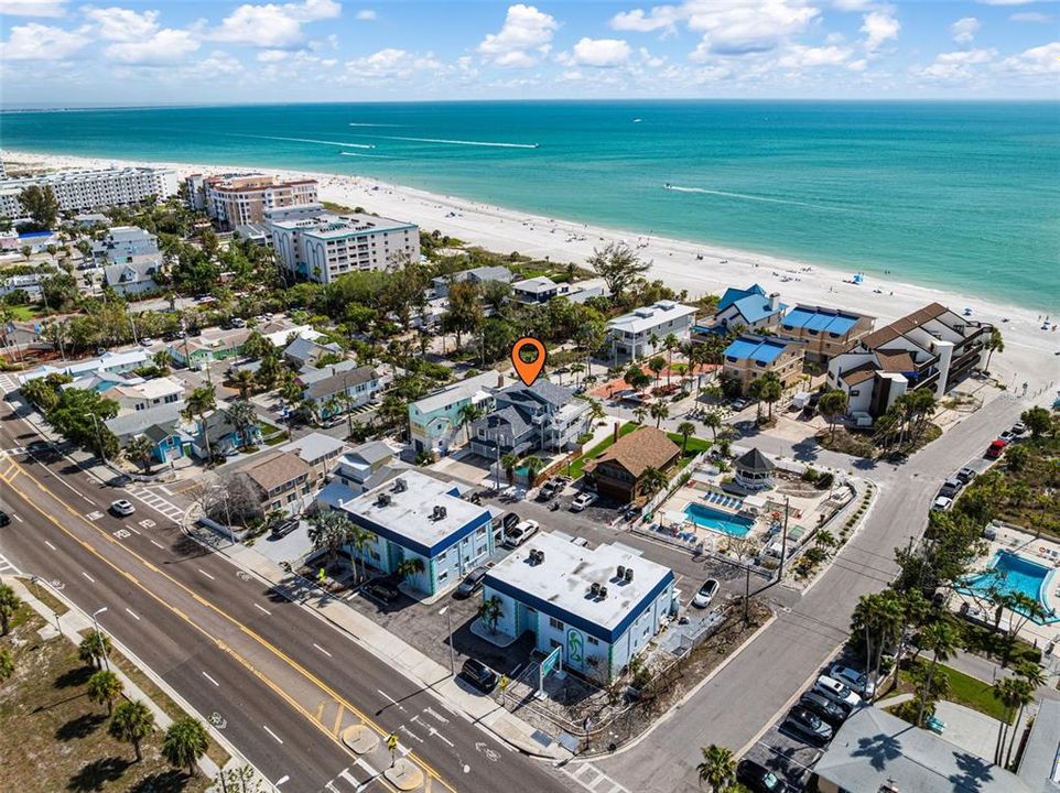 For Sale: $1,675,000 (4 beds, 2 baths, 2015 Square Feet)