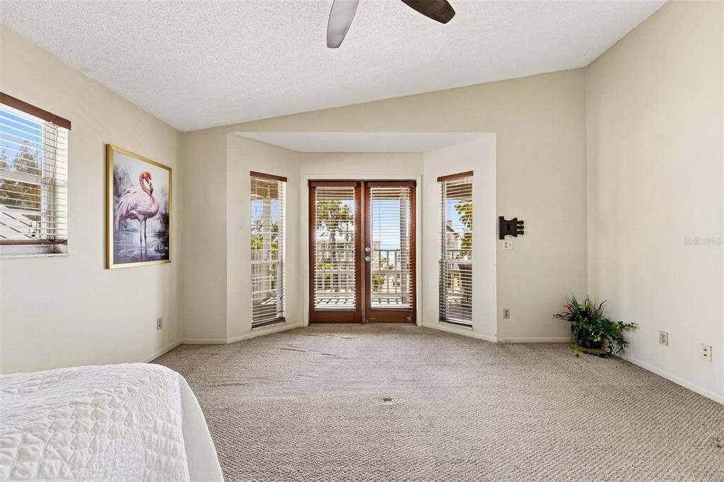 For Sale: $1,675,000 (4 beds, 2 baths, 2015 Square Feet)