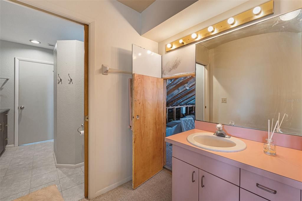 For Sale: $1,675,000 (4 beds, 2 baths, 2015 Square Feet)