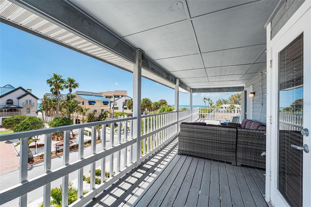 For Sale: $1,675,000 (4 beds, 2 baths, 2015 Square Feet)
