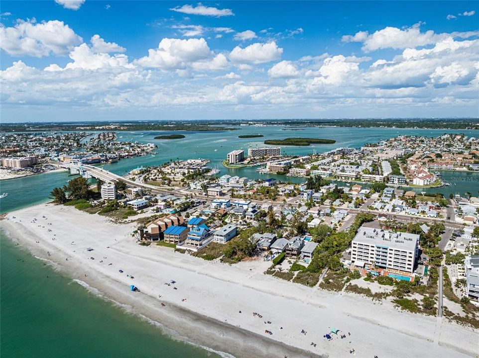 For Sale: $1,675,000 (4 beds, 2 baths, 2015 Square Feet)