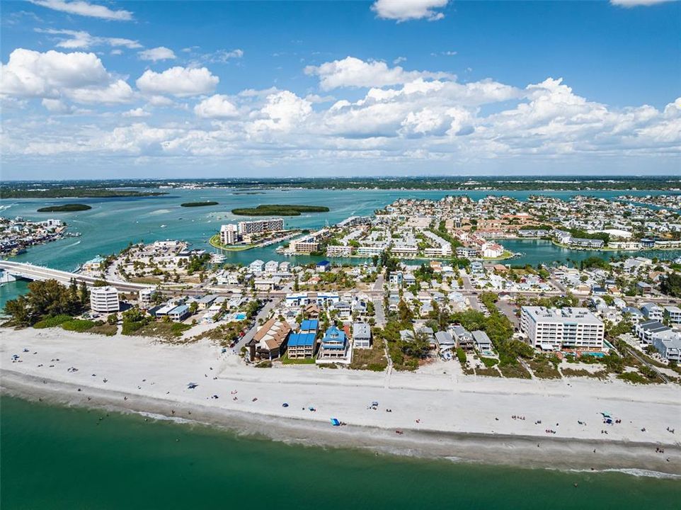For Sale: $1,675,000 (4 beds, 2 baths, 2015 Square Feet)