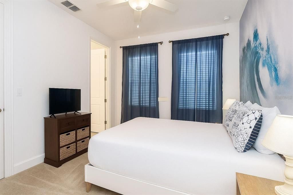 В аренду: $4,500 (6 спален, 6 ванн, 3451 Квадратных фут)
