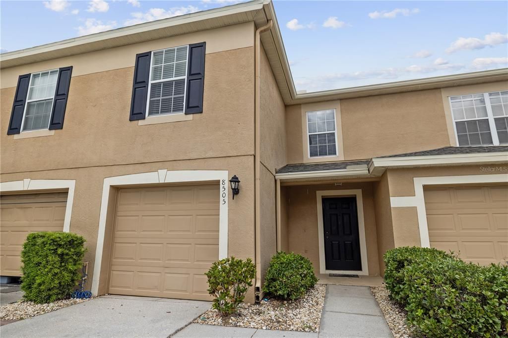 Active With Contract: $2,050 (3 beds, 2 baths, 1524 Square Feet)