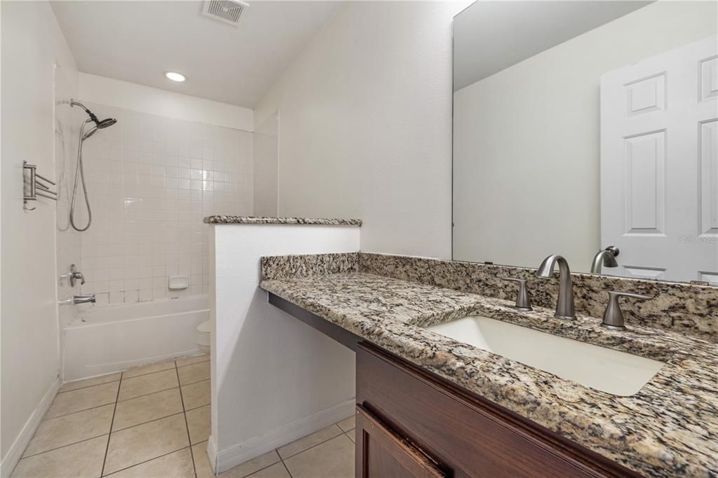 Active With Contract: $2,050 (3 beds, 2 baths, 1524 Square Feet)