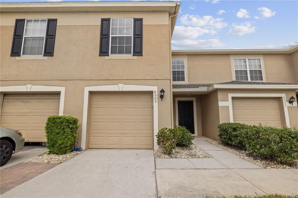 Active With Contract: $2,050 (3 beds, 2 baths, 1524 Square Feet)