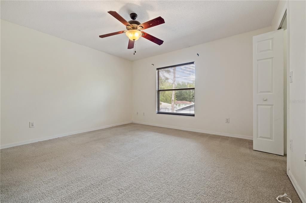 Active With Contract: $2,050 (3 beds, 2 baths, 1524 Square Feet)