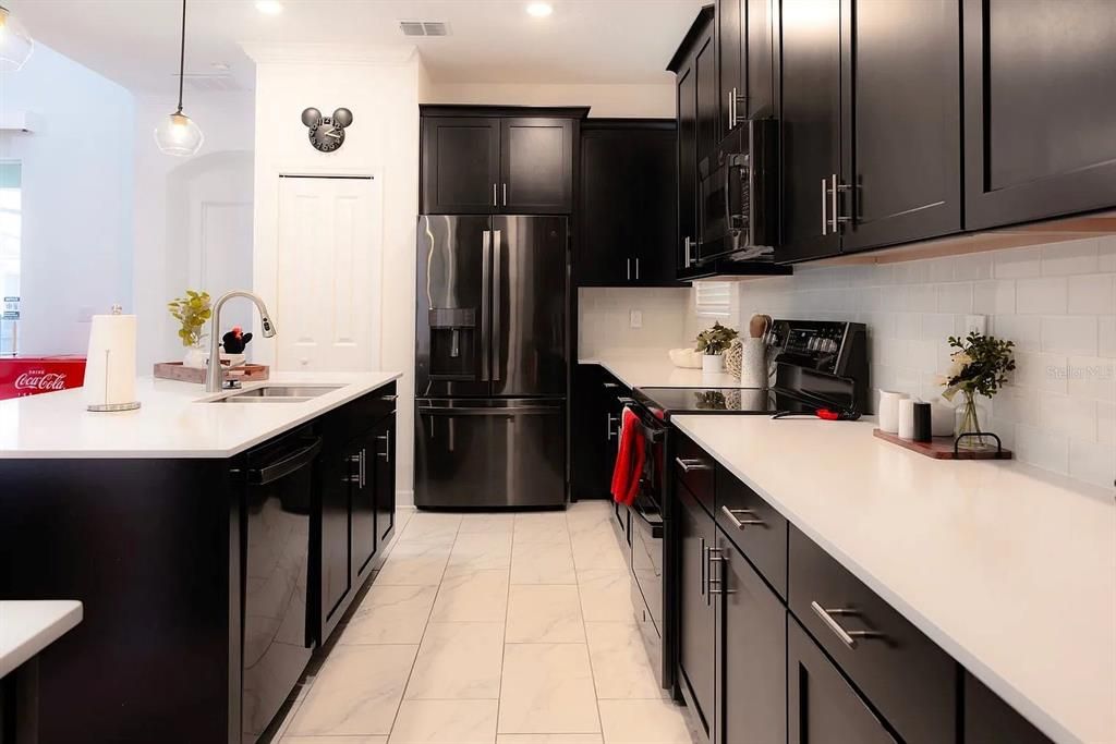 For Sale: $664,990 (5 beds, 5 baths, 2996 Square Feet)