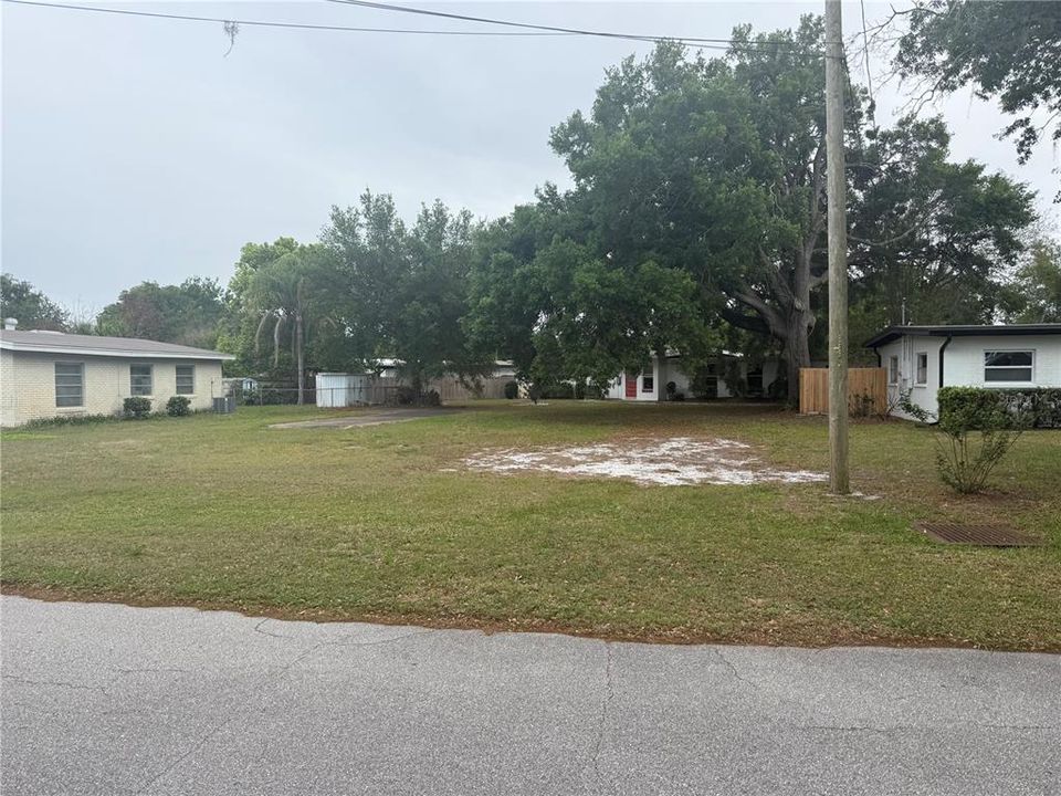 На продажу: $95,000 (0.17 acres)