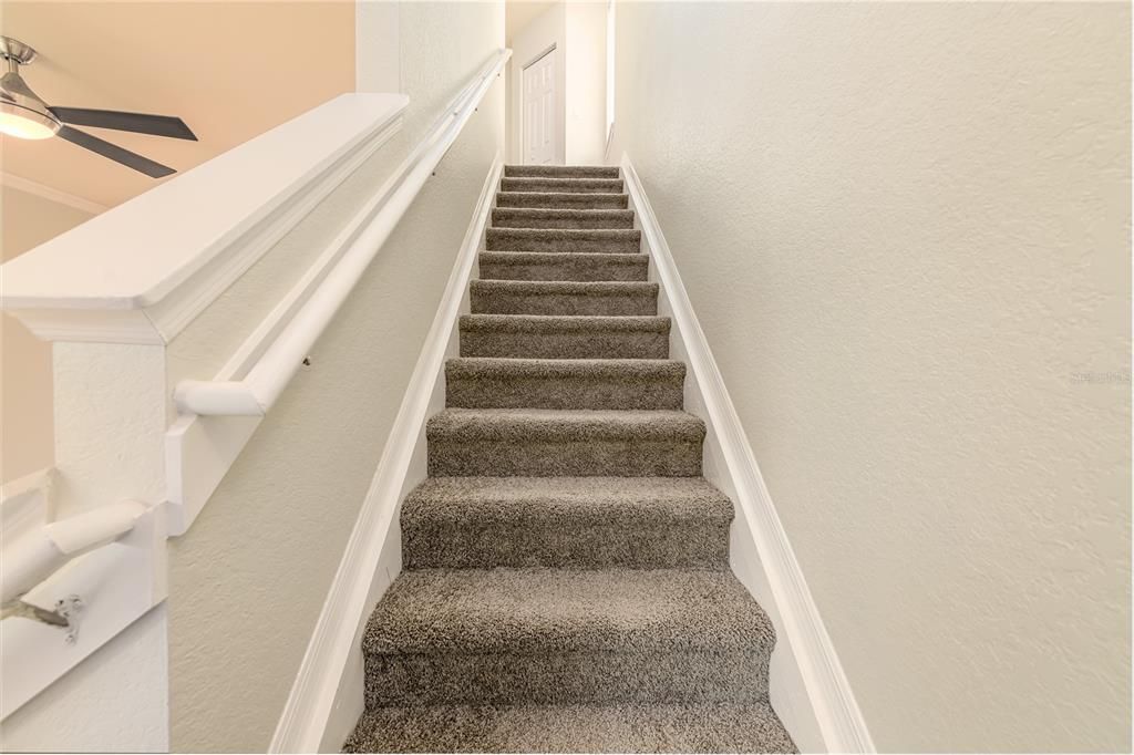 Active With Contract: $2,100 (1 beds, 1 baths, 881 Square Feet)