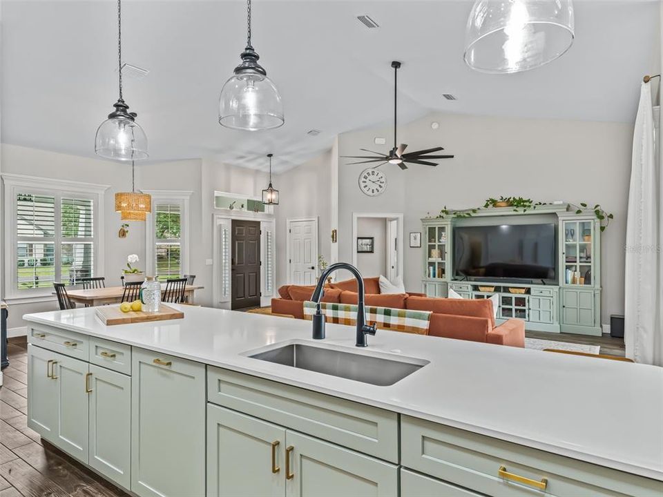 Active With Contract: $598,000 (3 beds, 2 baths, 2040 Square Feet)