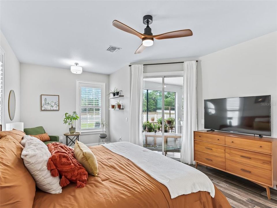 Active With Contract: $598,000 (3 beds, 2 baths, 2040 Square Feet)