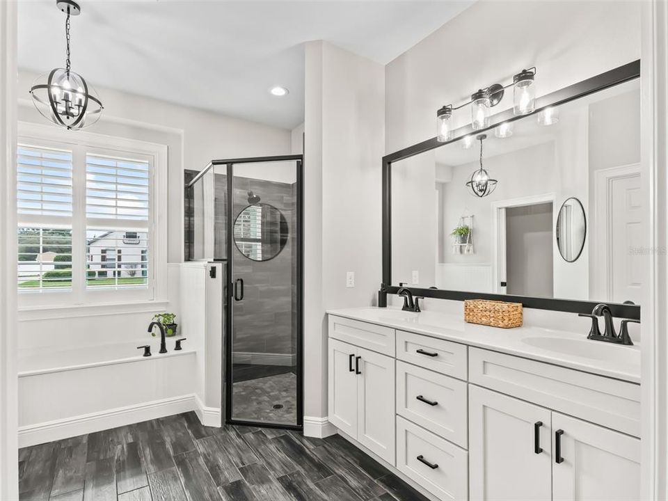 Active With Contract: $598,000 (3 beds, 2 baths, 2040 Square Feet)