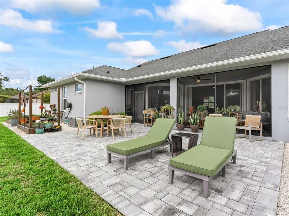 Active With Contract: $598,000 (3 beds, 2 baths, 2040 Square Feet)