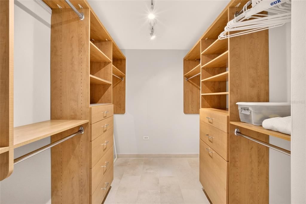 На продажу: $1,885,000 (4 спален, 4 ванн, 3612 Квадратных фут)