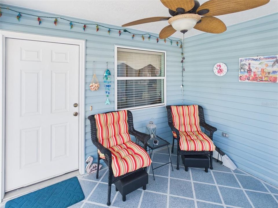 Active With Contract: $249,990 (2 beds, 2 baths, 1139 Square Feet)