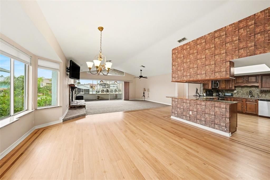 En Venta: $740,000 (5 camas, 2 baños, 2288 Pies cuadrados)
