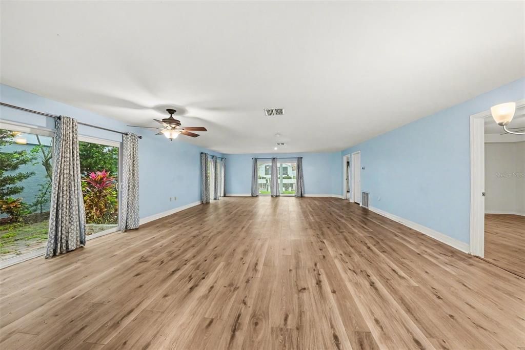 En Venta: $740,000 (5 camas, 2 baños, 2288 Pies cuadrados)