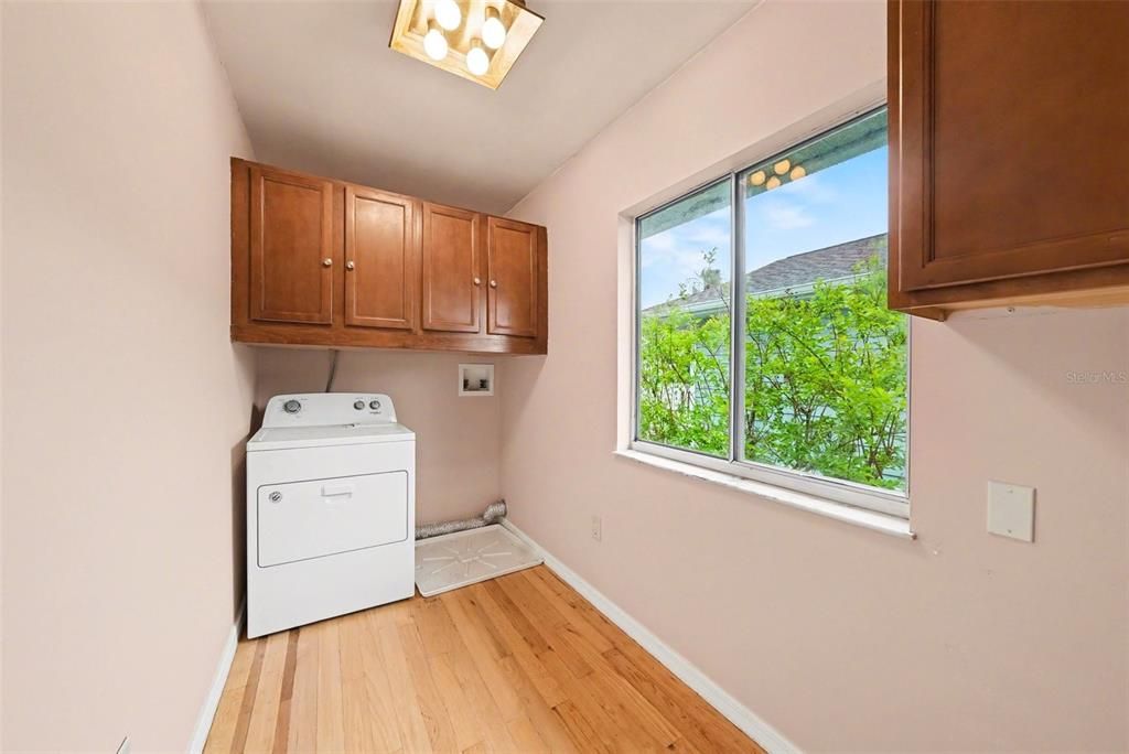 En Venta: $740,000 (5 camas, 2 baños, 2288 Pies cuadrados)