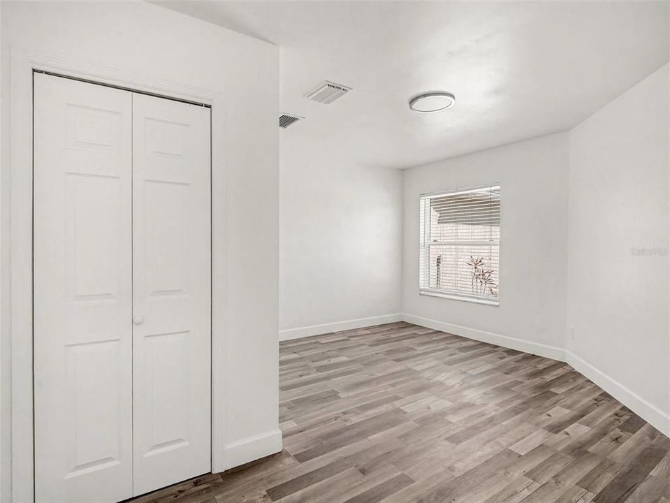Activo con contrato: $389,950 (3 camas, 3 baños, 2418 Pies cuadrados)