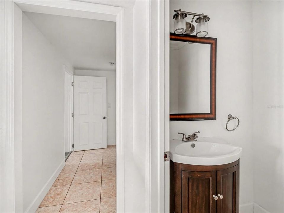 Activo con contrato: $389,950 (3 camas, 3 baños, 2418 Pies cuadrados)
