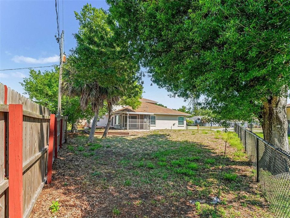 Activo con contrato: $389,950 (3 camas, 3 baños, 2418 Pies cuadrados)