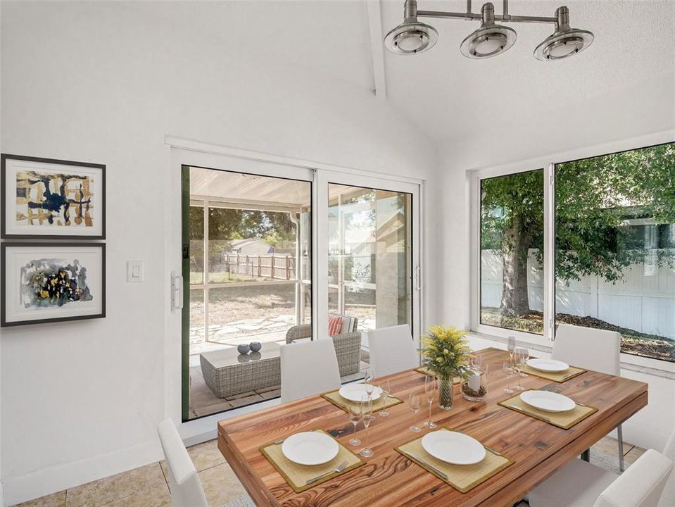 Activo con contrato: $389,950 (3 camas, 3 baños, 2418 Pies cuadrados)