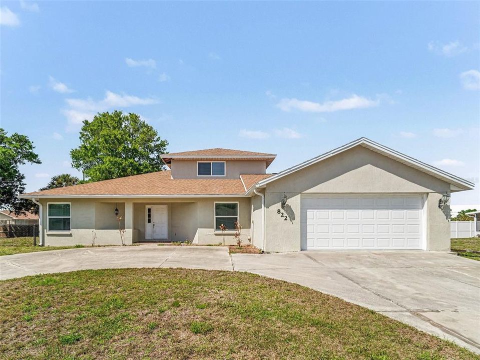 Activo con contrato: $389,950 (3 camas, 3 baños, 2418 Pies cuadrados)
