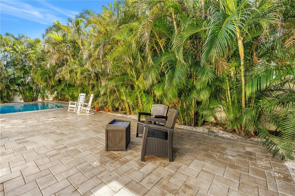 For Sale: $1,095,000 (3 beds, 2 baths, 2420 Square Feet)
