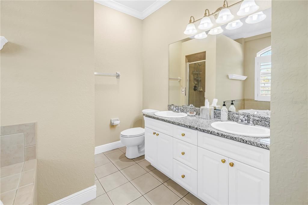 For Sale: $1,095,000 (3 beds, 2 baths, 2420 Square Feet)