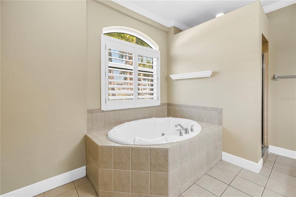 For Sale: $1,095,000 (3 beds, 2 baths, 2420 Square Feet)