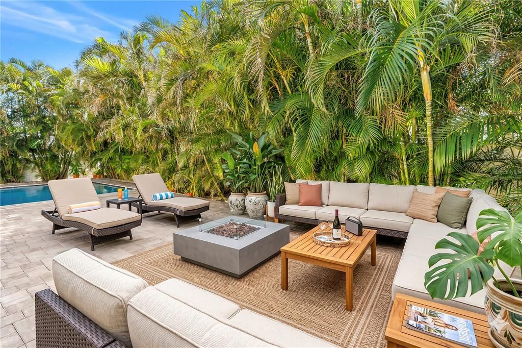 For Sale: $1,095,000 (3 beds, 2 baths, 2420 Square Feet)