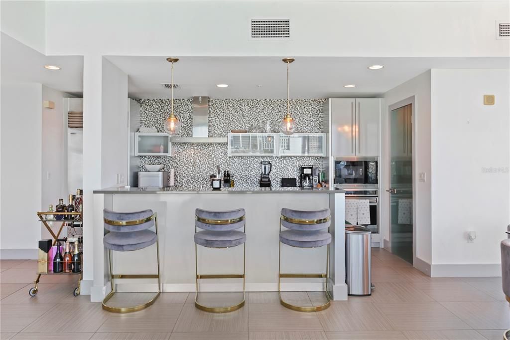 For Rent: $4,750 (2 beds, 2 baths, 2000 Square Feet)