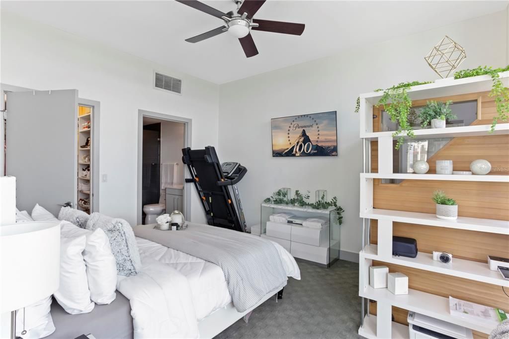 For Rent: $4,750 (2 beds, 2 baths, 2000 Square Feet)