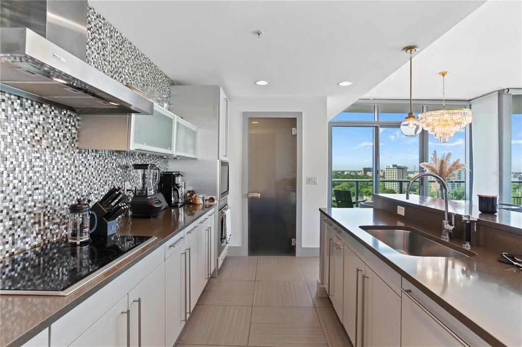 For Rent: $4,750 (2 beds, 2 baths, 2000 Square Feet)