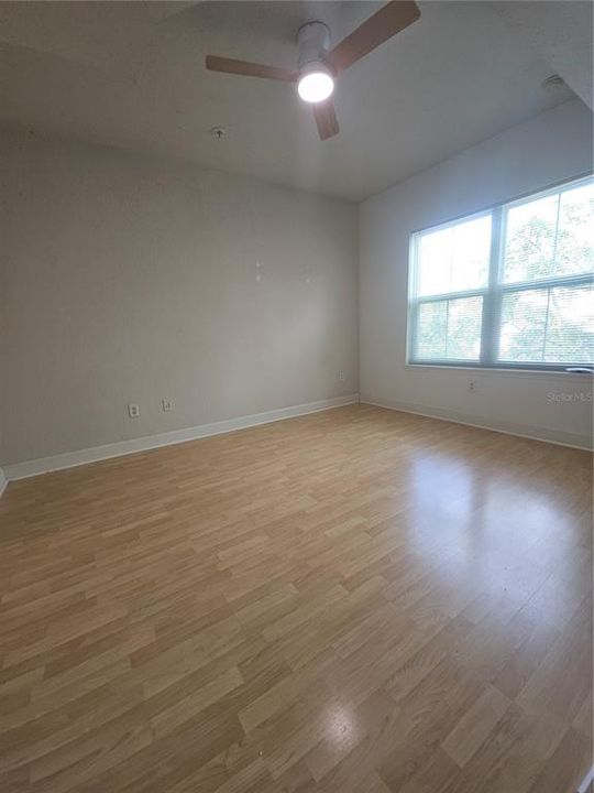 Activo con contrato: $1,550 (1 camas, 1 baños, 739 Pies cuadrados)