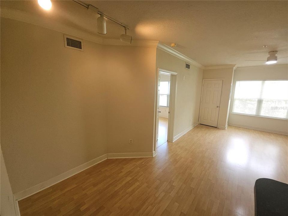 Activo con contrato: $1,550 (1 camas, 1 baños, 739 Pies cuadrados)
