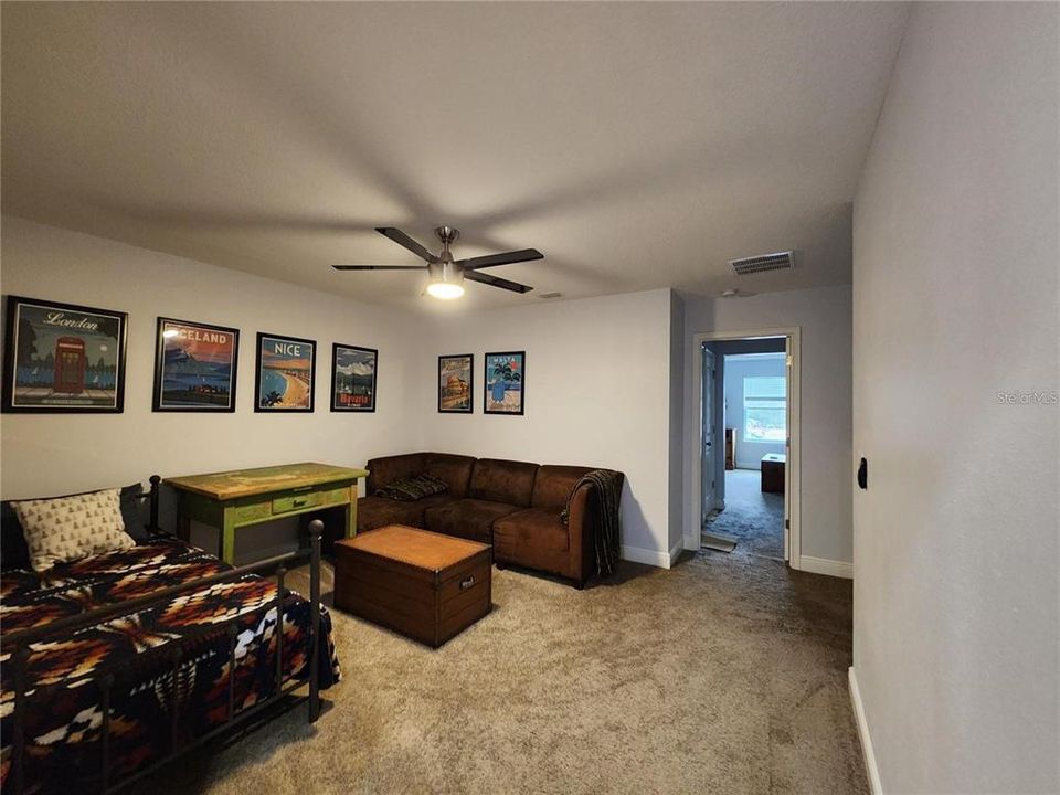 For Rent: $2,998 (3 beds, 2 baths, 1888 Square Feet)