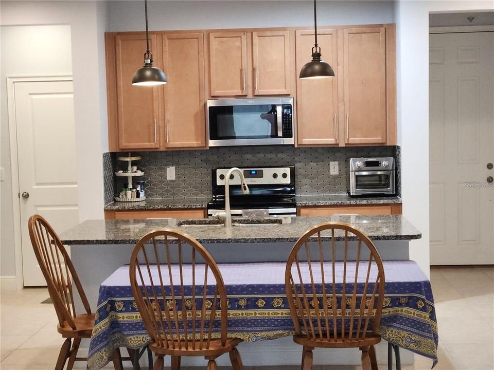For Rent: $2,998 (3 beds, 2 baths, 1888 Square Feet)