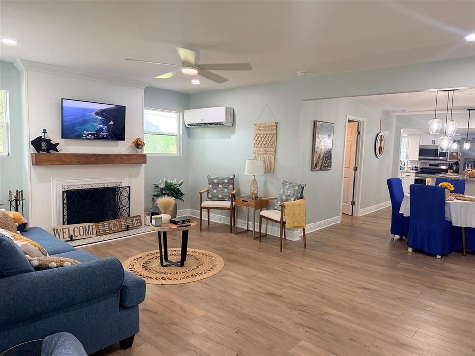 For Sale: $305,900 (3 beds, 2 baths, 1352 Square Feet)