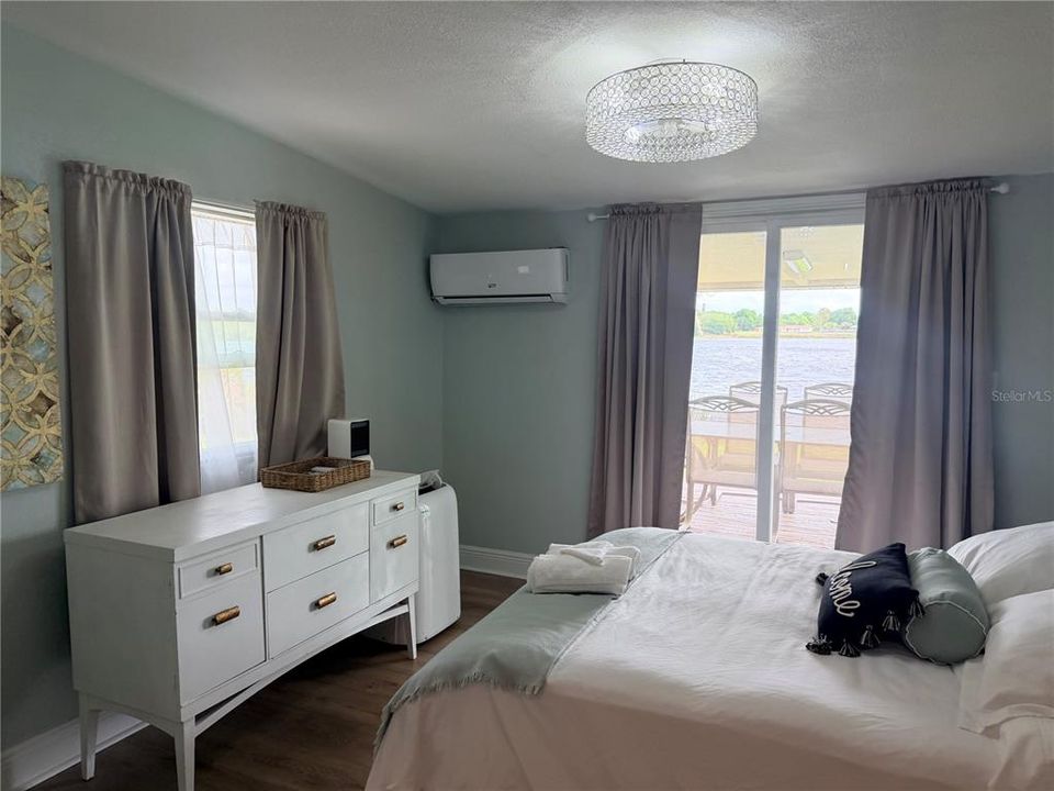 For Sale: $305,900 (3 beds, 2 baths, 1352 Square Feet)