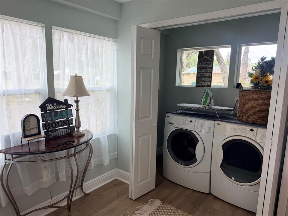 For Sale: $305,900 (3 beds, 2 baths, 1352 Square Feet)