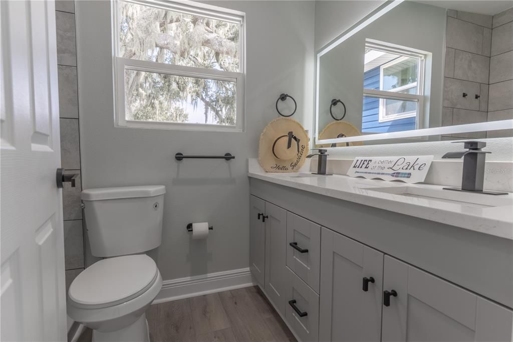For Sale: $305,900 (3 beds, 2 baths, 1352 Square Feet)