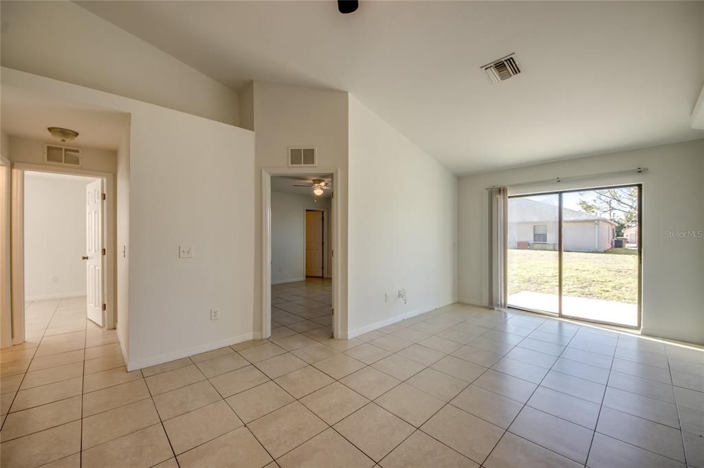 For Sale: $460,000 (6 beds, 0 baths, 2418 Square Feet)