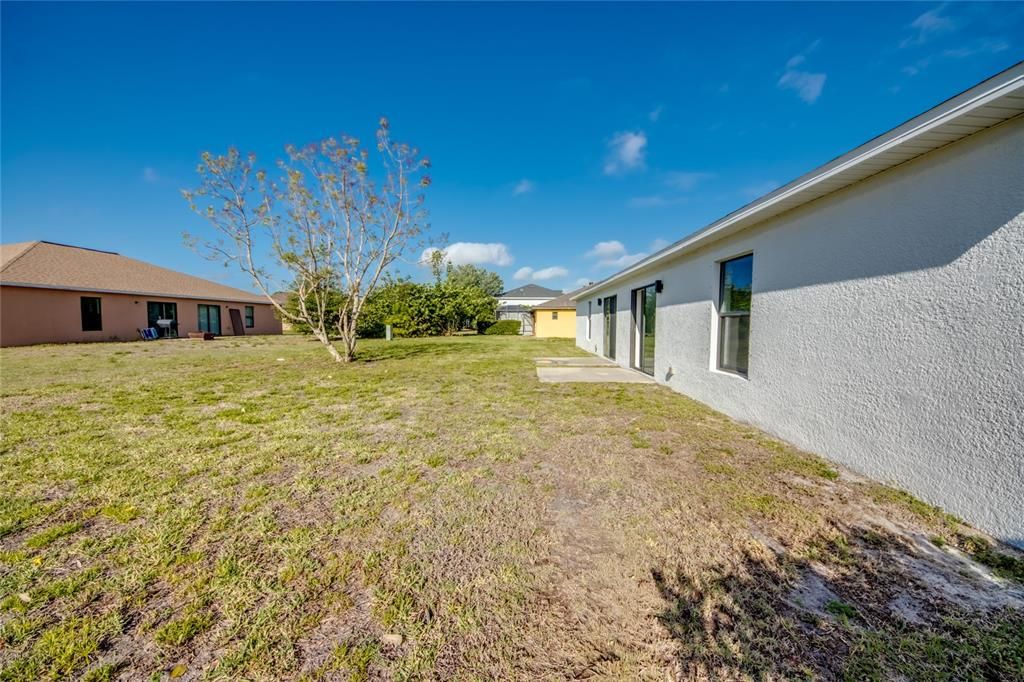 For Sale: $460,000 (6 beds, 0 baths, 2418 Square Feet)