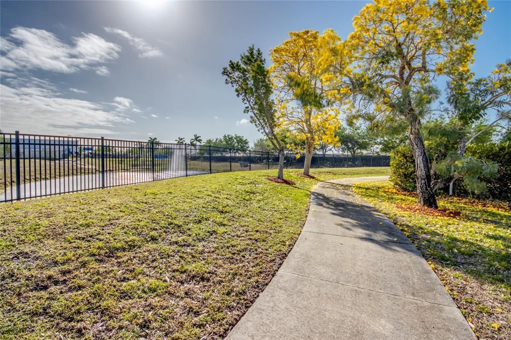 For Sale: $460,000 (6 beds, 0 baths, 2418 Square Feet)