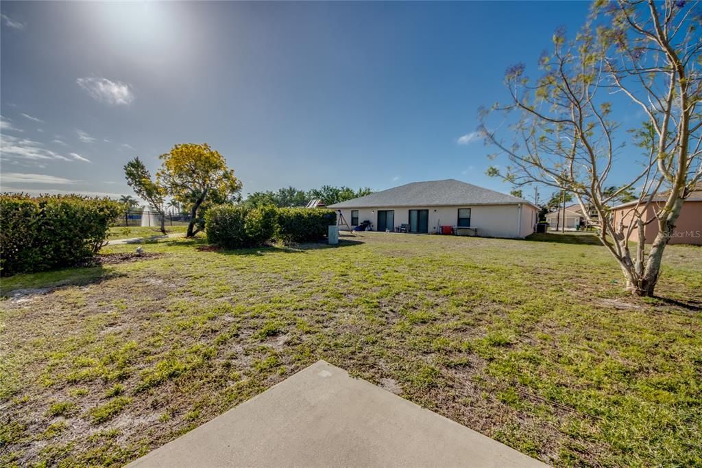 For Sale: $460,000 (6 beds, 0 baths, 2418 Square Feet)